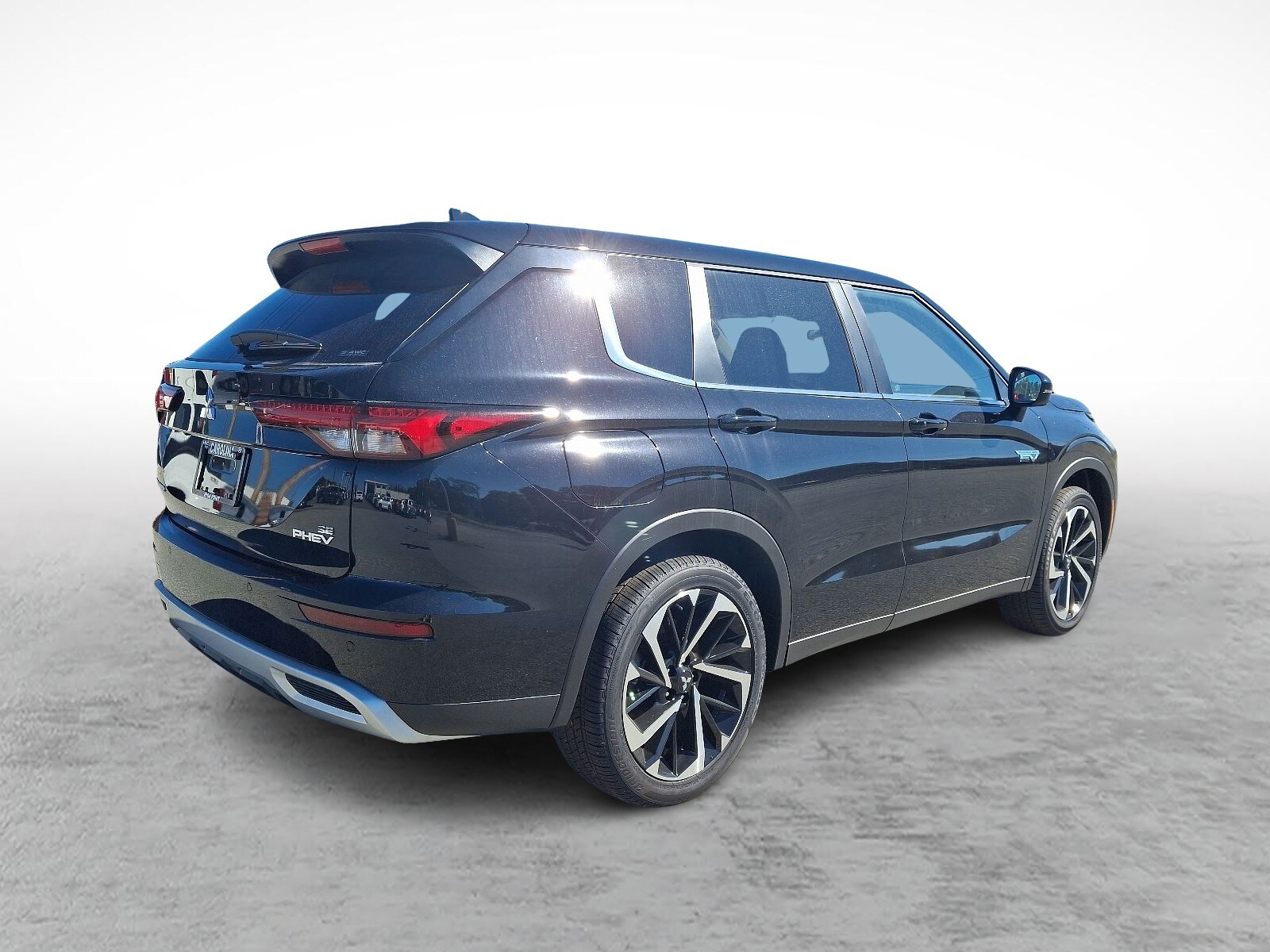 2024 Mitsubishi Outlander PHEV SE Ralliart photo 4