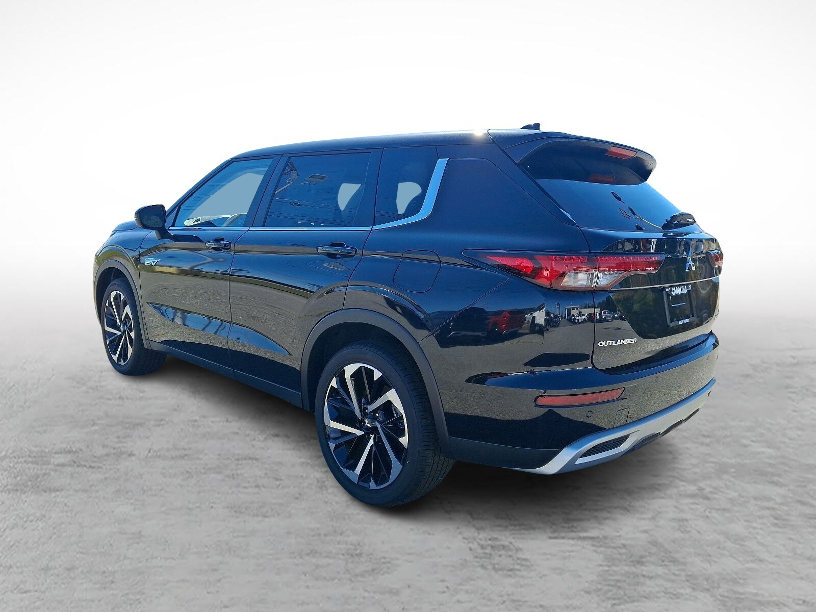2024 Mitsubishi Outlander PHEV SE Ralliart photo 3