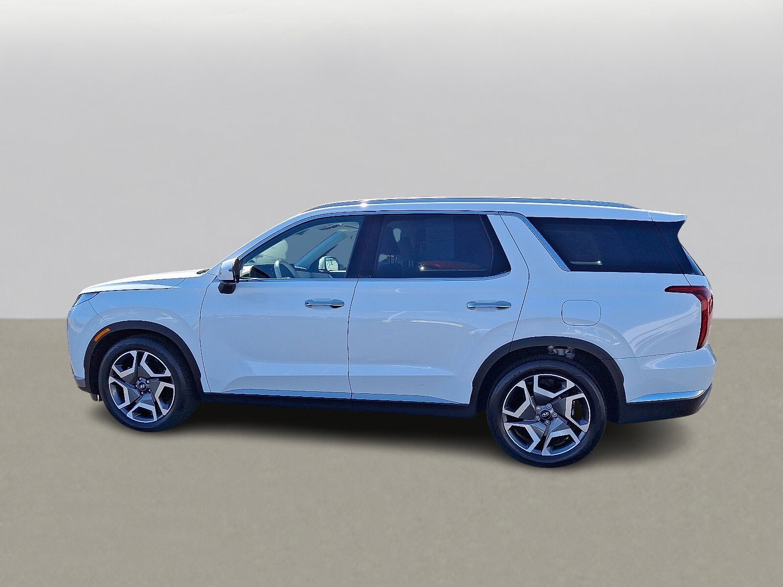 2024 Hyundai Palisade Limited photo 4