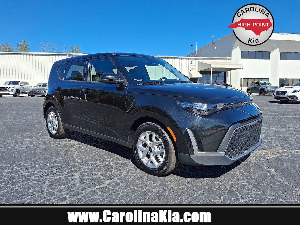 Certified 2025 Kia Soul LX LX FWD