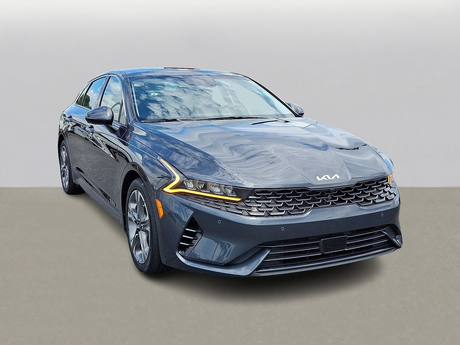2024 Kia K5 EX photo 2