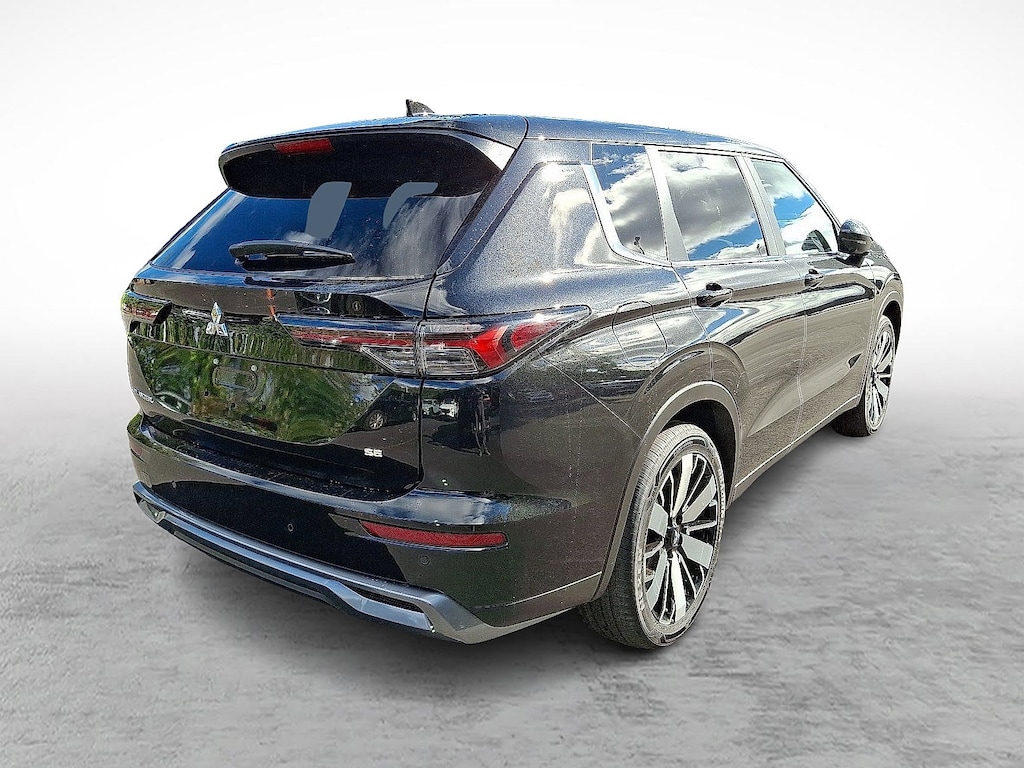 New 2025 Mitsubishi Outlander SE SE FWD