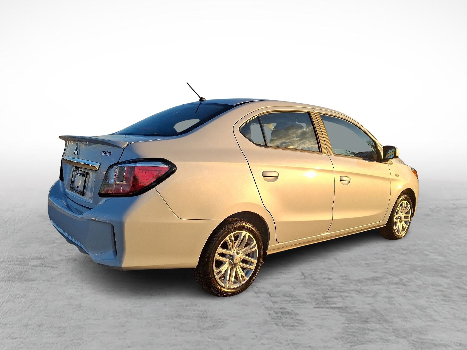 2024 Mitsubishi Mirage G4 LE photo 4