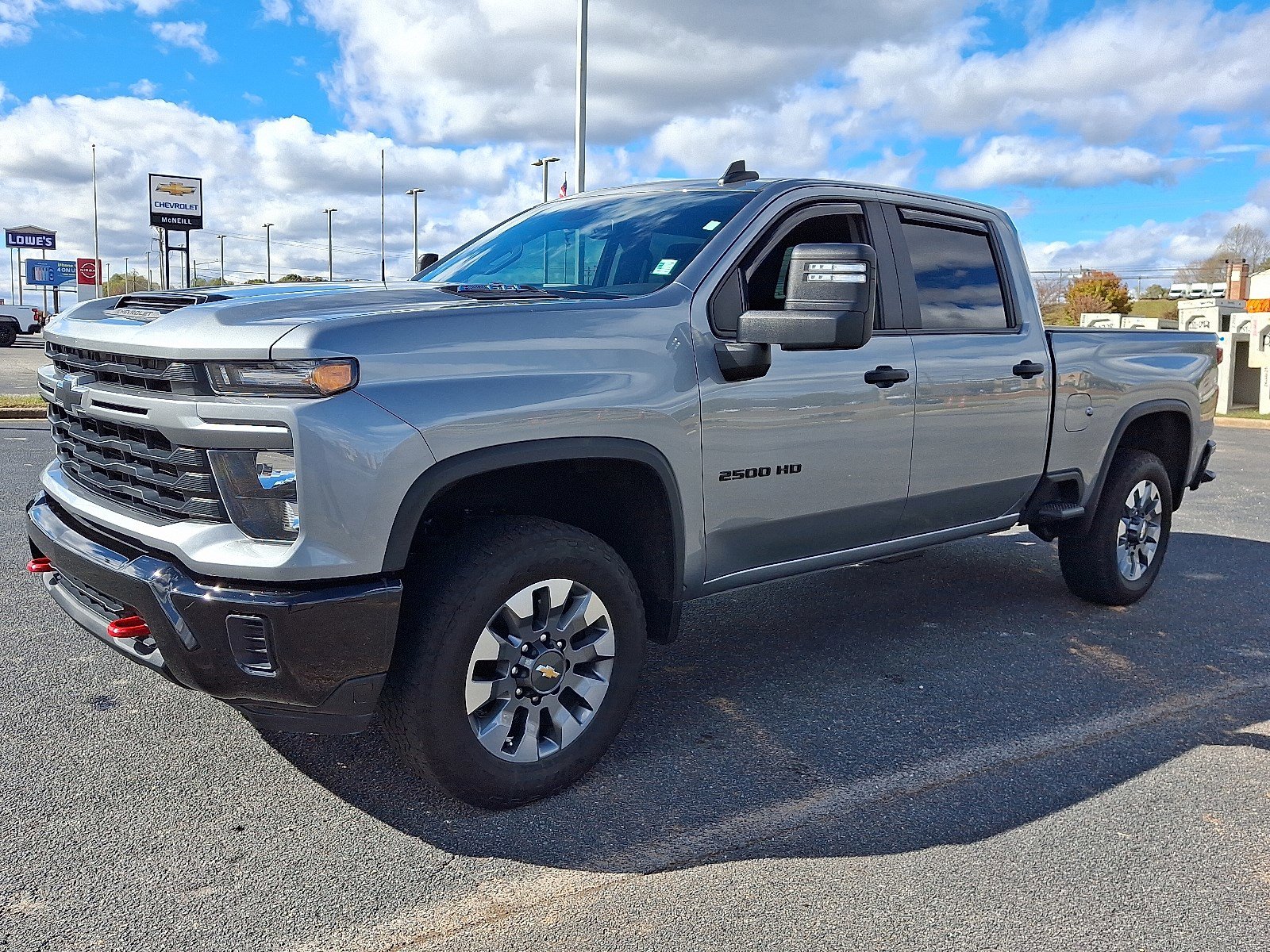 2024 Chevrolet Silverado 2500HD Custom photo 3
