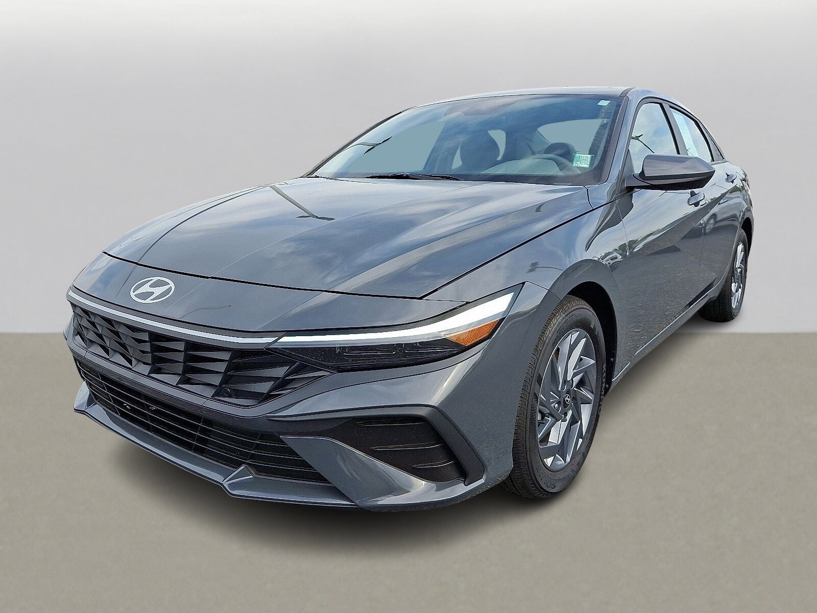 2024 Hyundai Elantra SEL photo 4
