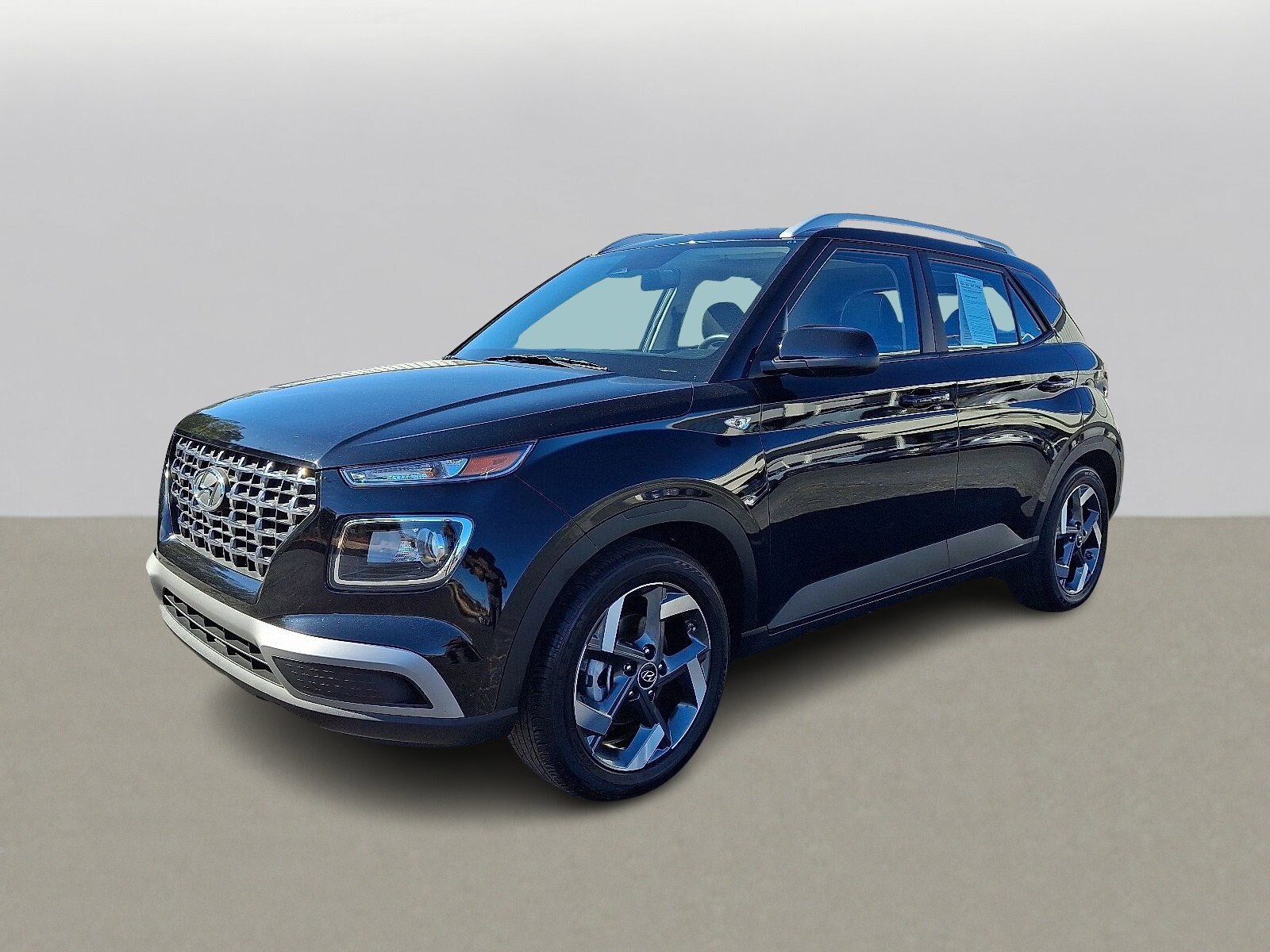 2024 Hyundai Venue SEL photo 2