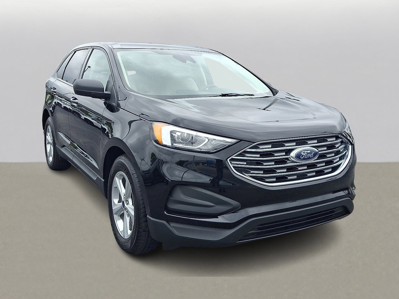 2022 Ford Edge SE photo 2