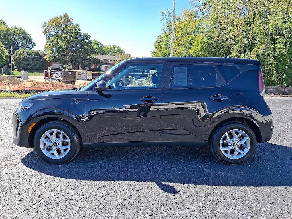 Certified 2025 Kia Soul LX LX FWD