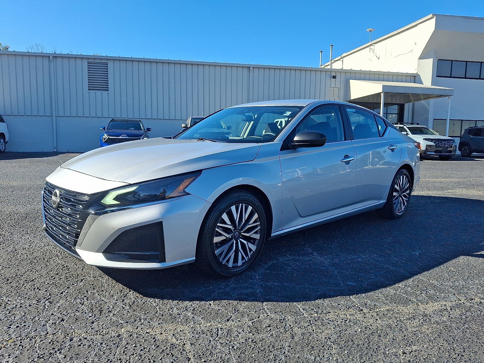 2024 Nissan Altima 2.5 SV photo 3