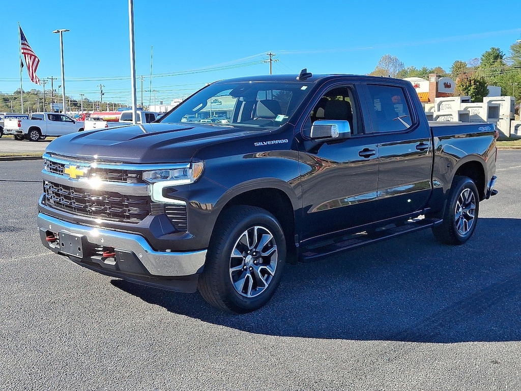 Used 2024 Chevrolet Silverado 1500 LT 4WD Crew Cab 147 LT w/1LT