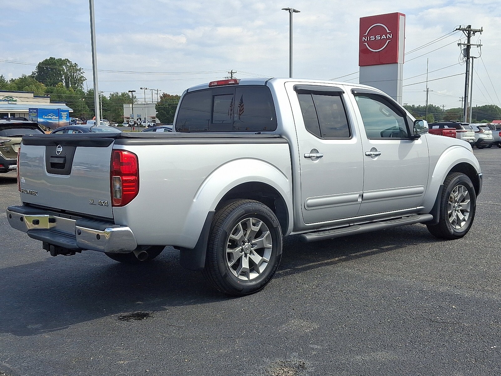 2019 Nissan Frontier Crew Cab SL photo 4