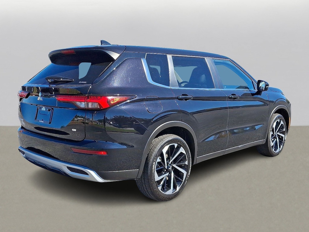Used 2024 Mitsubishi Outlander SE Black Edition SE Black Edition S-AWC