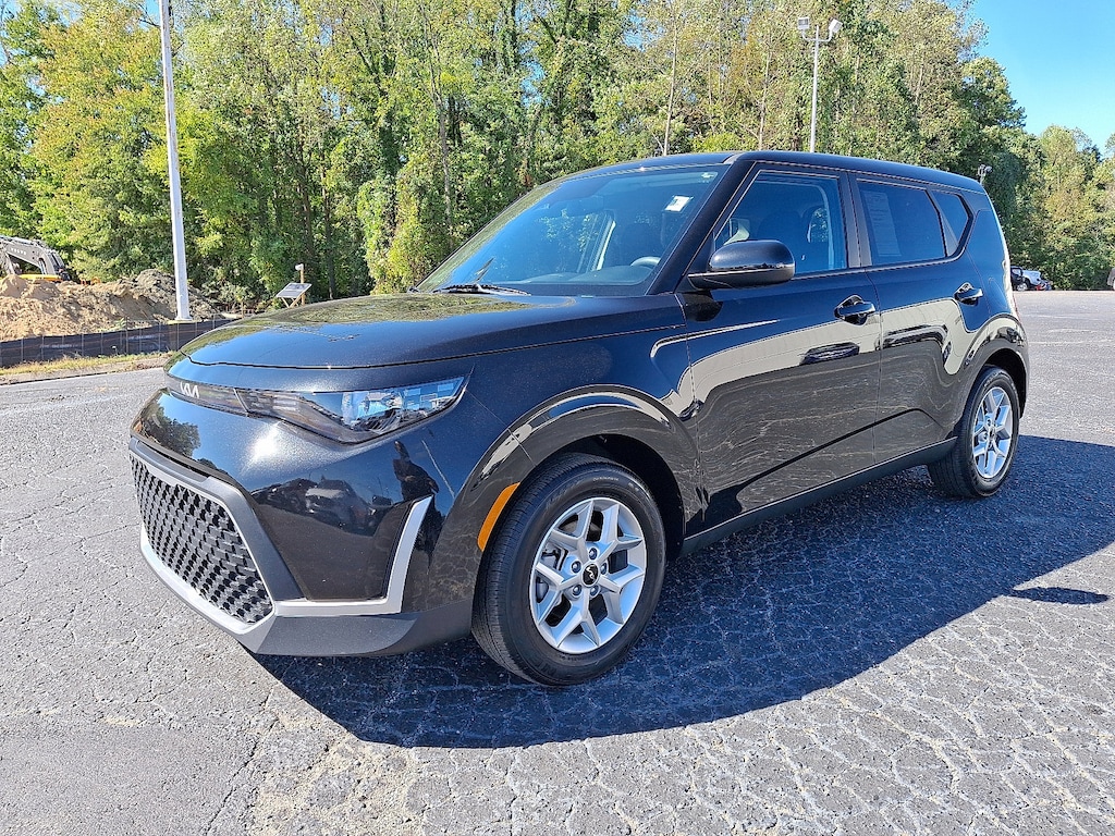 Certified 2025 Kia Soul LX LX FWD