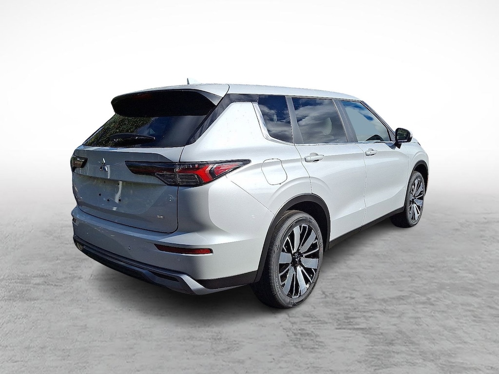 New 2025 Mitsubishi Outlander SE SE FWD