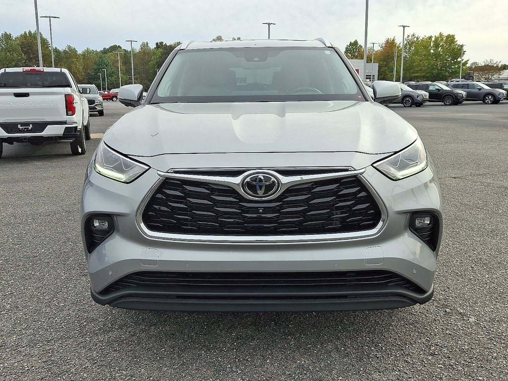 Used 2023 Toyota Highlander L L AWD