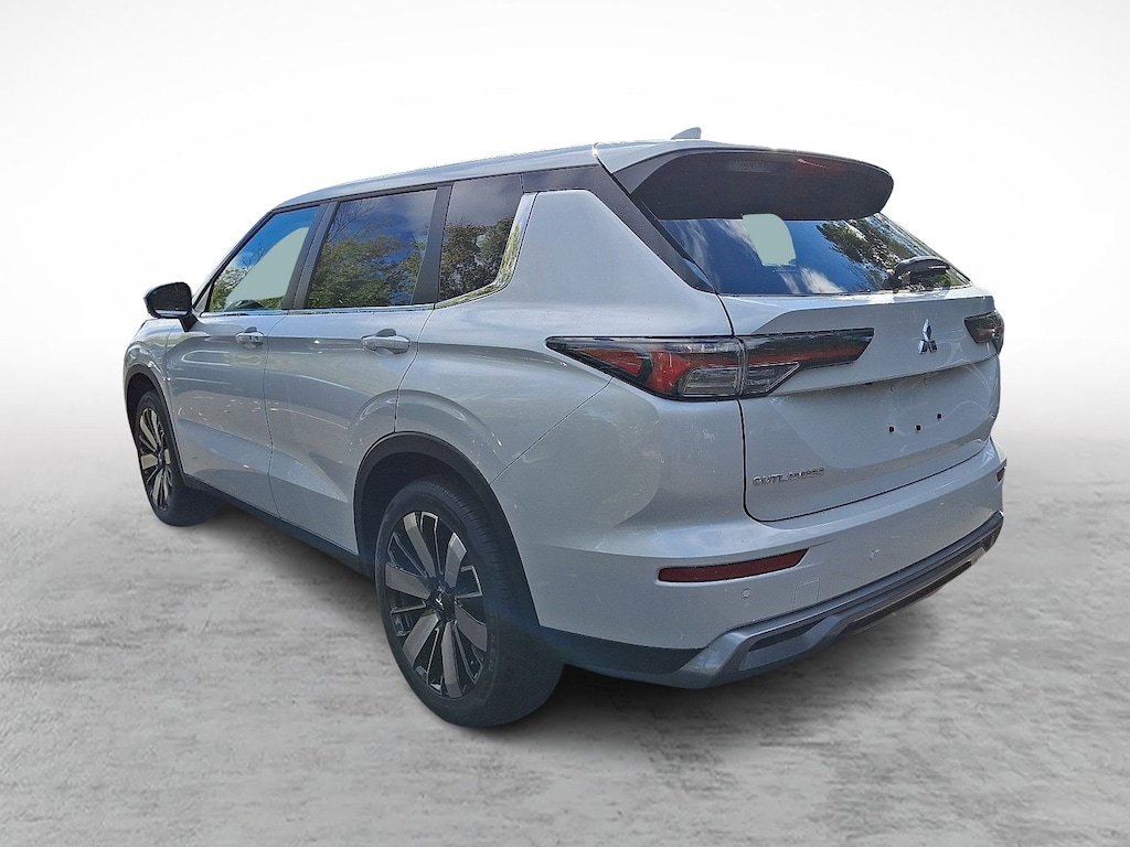 New 2025 Mitsubishi Outlander SE SE S-AWC