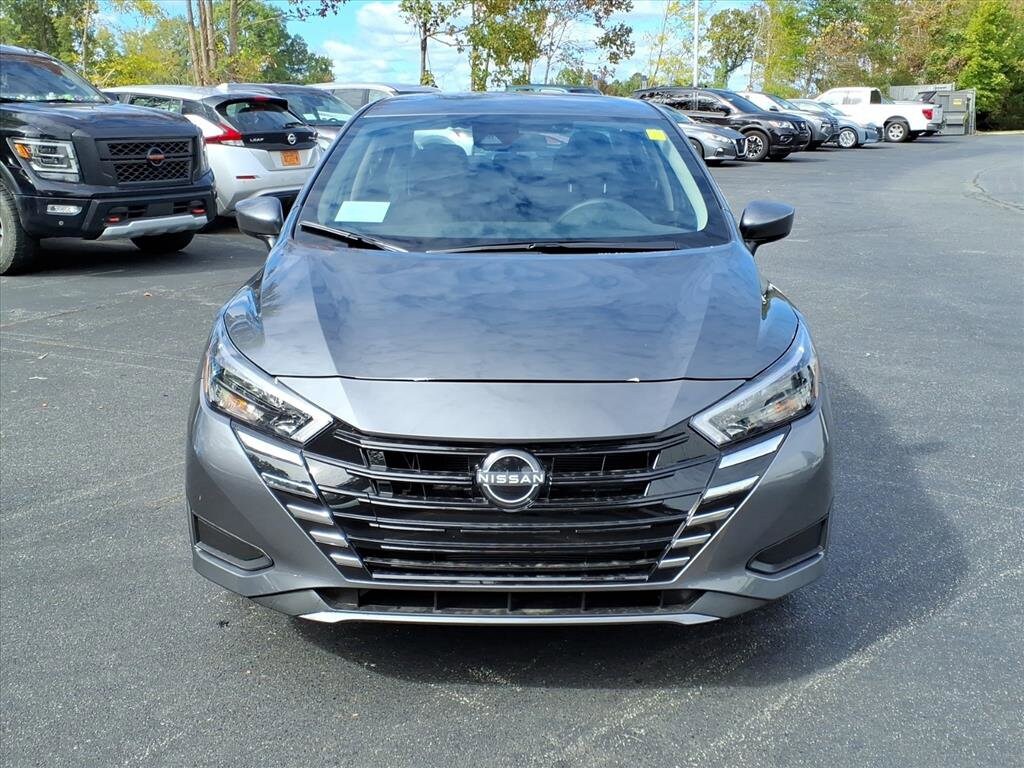 New 2025 Nissan Versa 1.6 SV Sedan