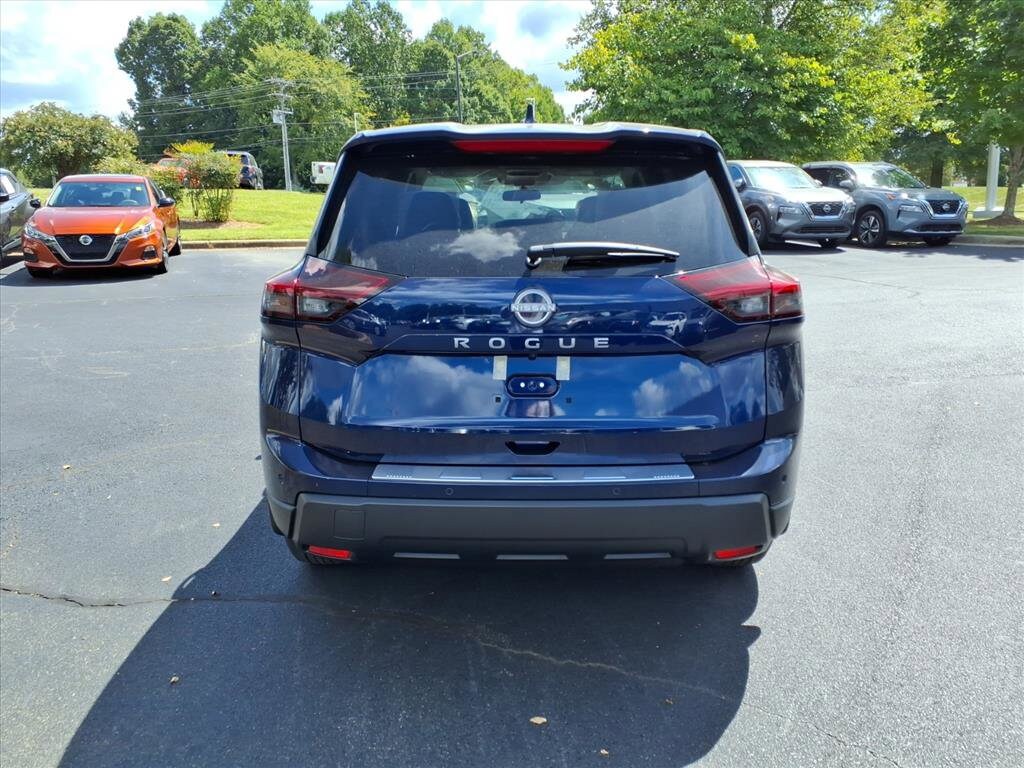 2026 Nissan Rogue SV photo 4