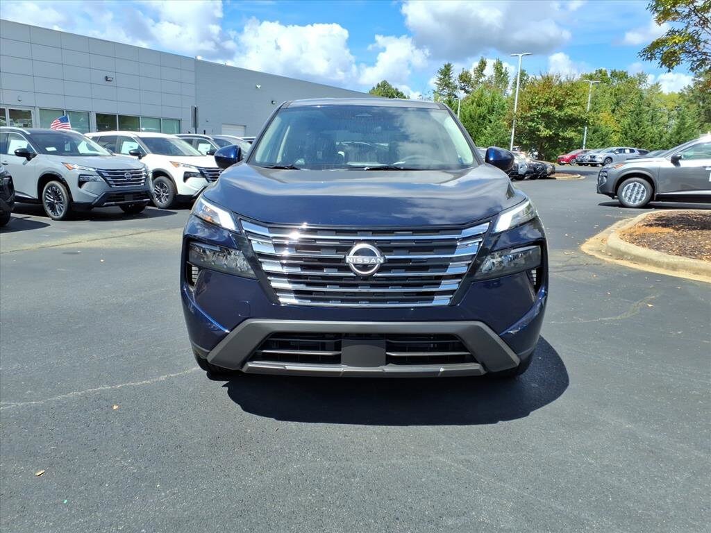2026 Nissan Rogue SV photo 2