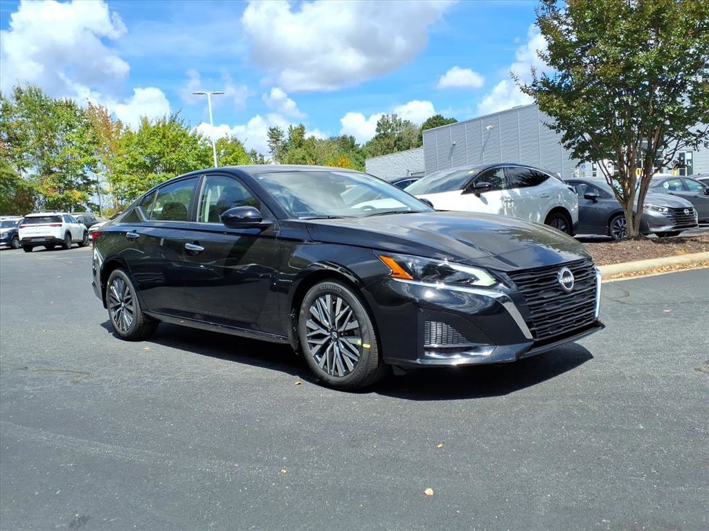 2025 Nissan Altima SV's photo