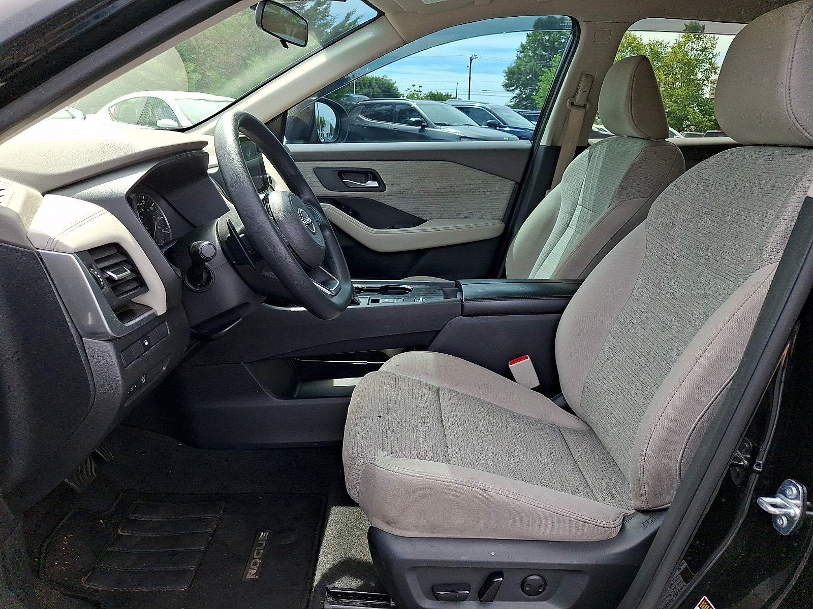 2023 Nissan Rogue SV - Photo 13