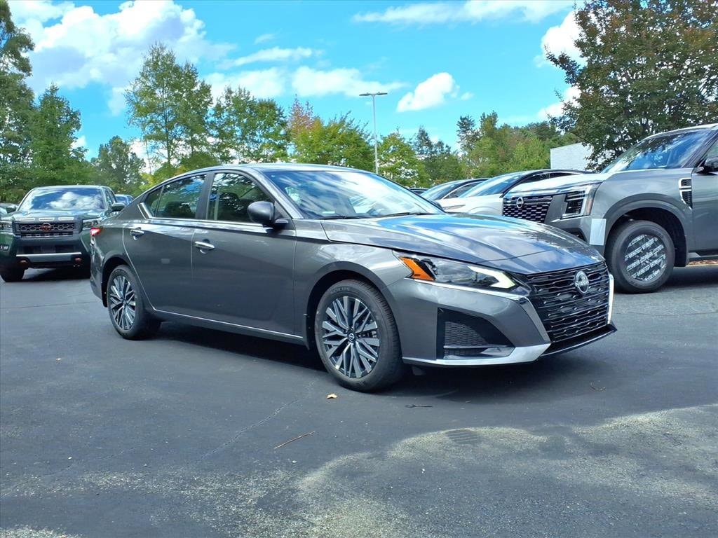 2025 Nissan Altima SV's photo