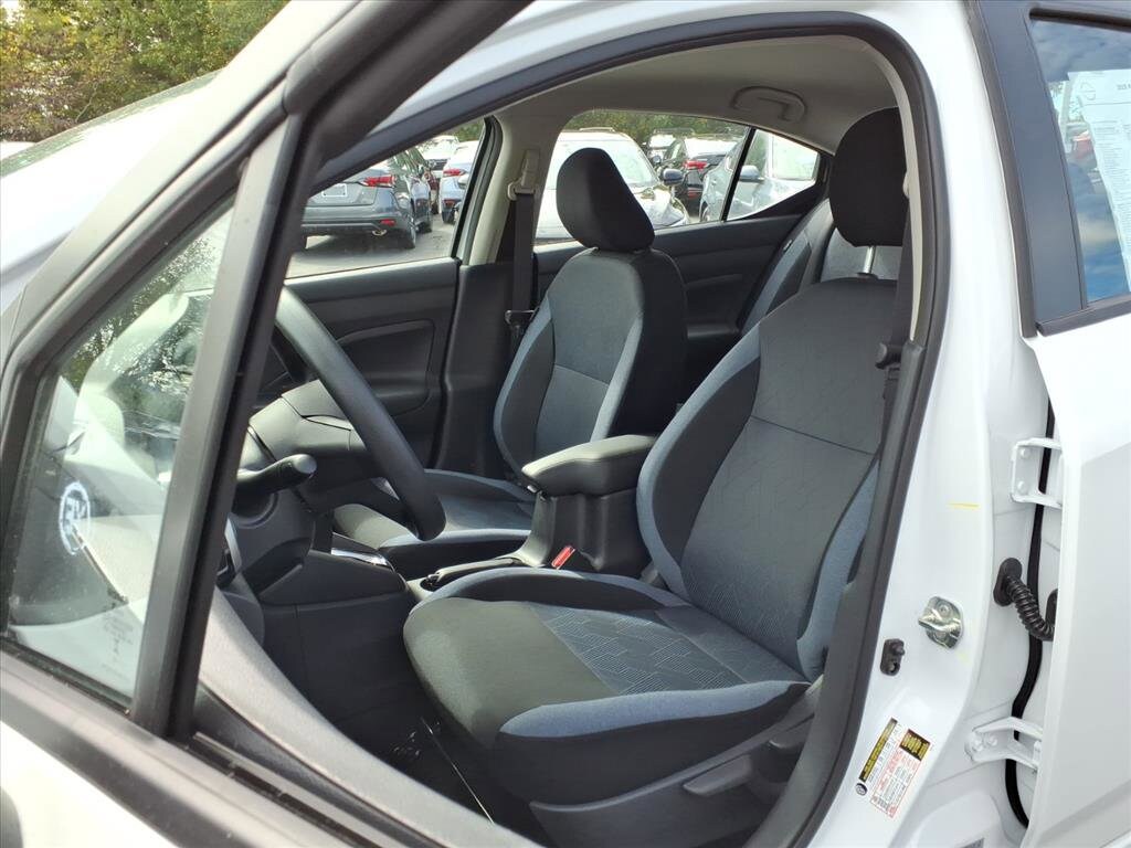 New 2025 Nissan Versa 1.6 SV Sedan