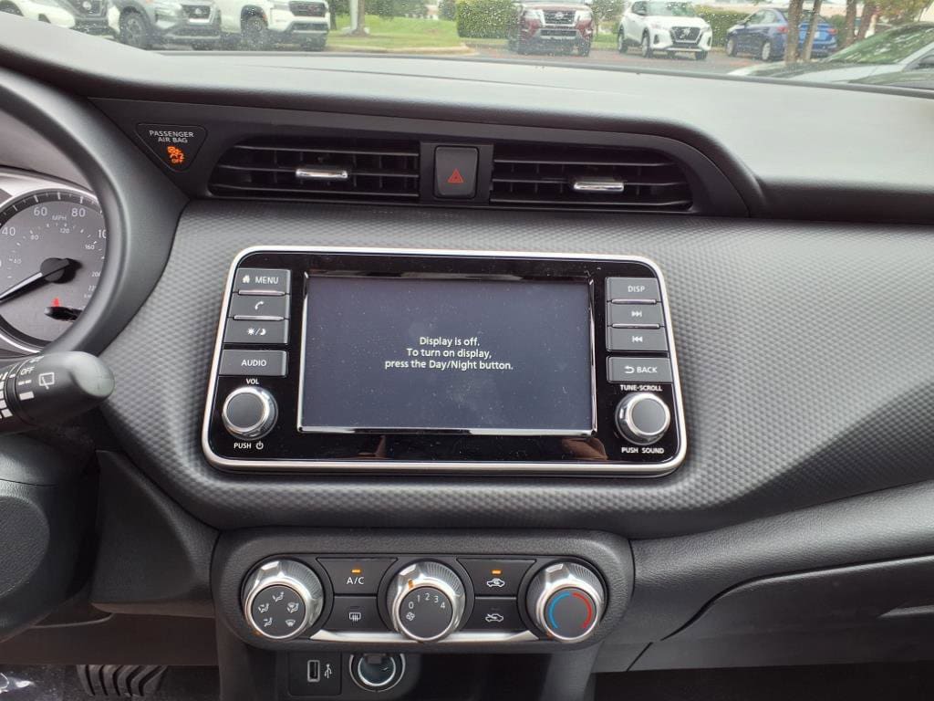 2025 Nissan KICKS PLAY Base - Photo 9