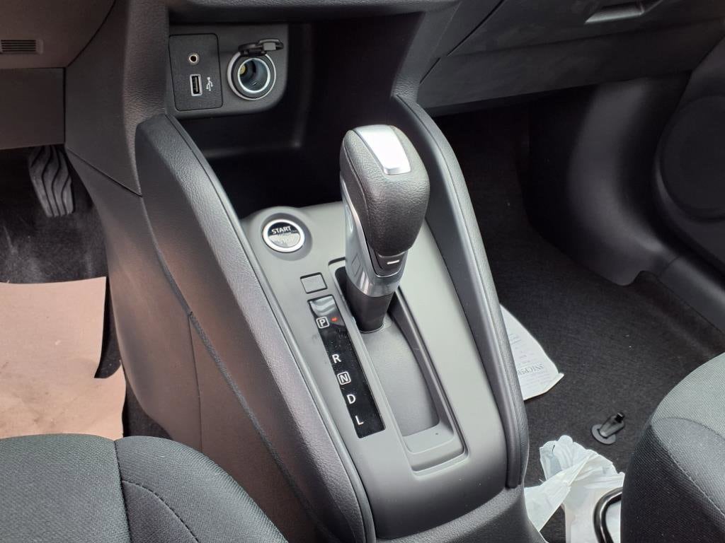 2025 Nissan KICKS PLAY Base - Photo 11