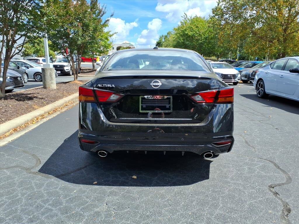 2025 Nissan Altima SV photo 4