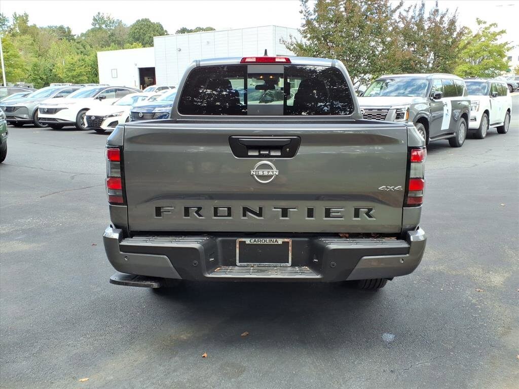2026 Nissan Frontier Crew Cab SV photo 4
