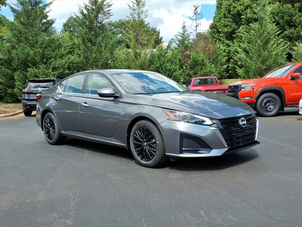 2025 Nissan Altima SV's photo