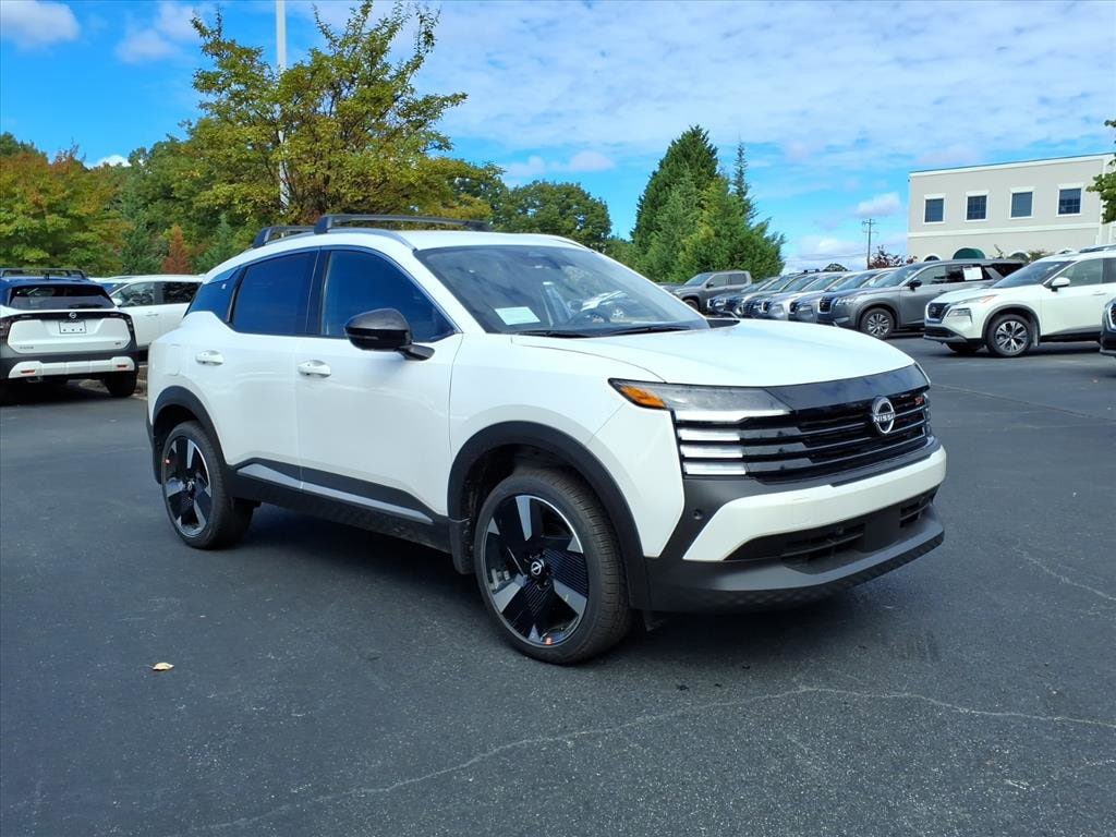 2026 Nissan KICKS SR's photo