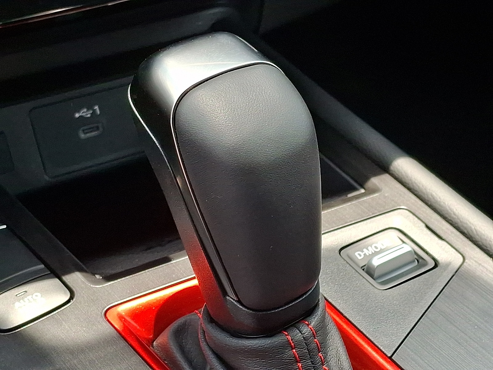 2025 Nissan Kicks SR - Photo 10