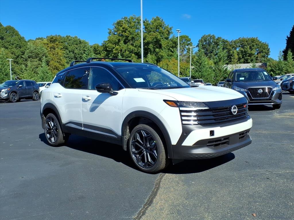 2026 Nissan KICKS SR's photo