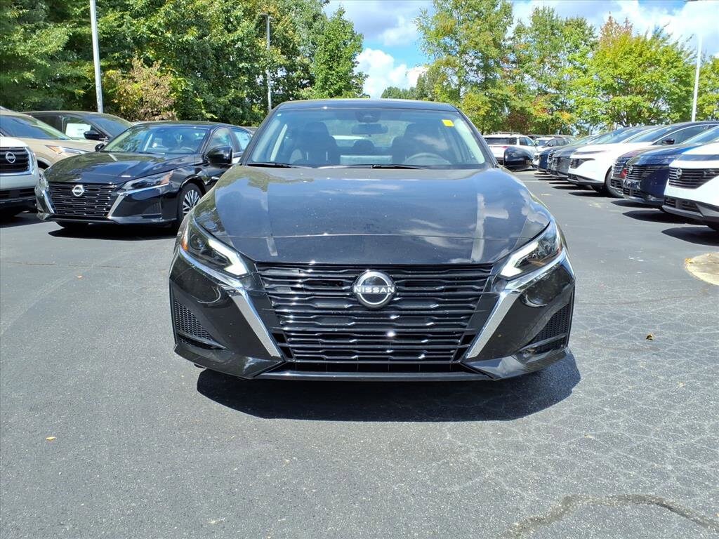 2025 Nissan Altima SV photo 2