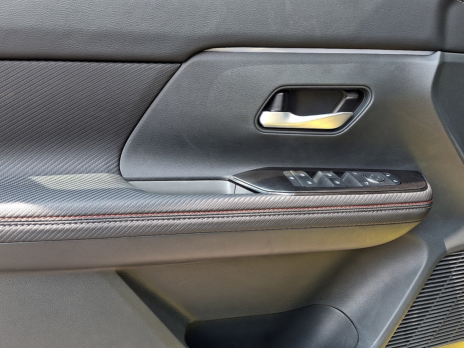 2026 Nissan KICKS SR AWD - Photo 7