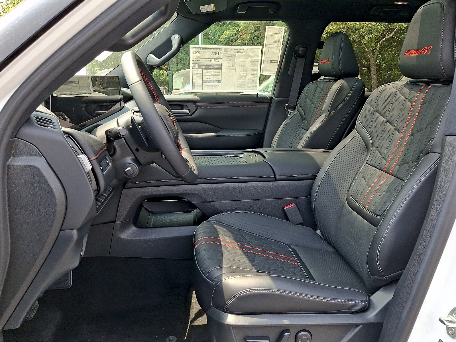 2025 Nissan Armada PRO-4X - Photo 9