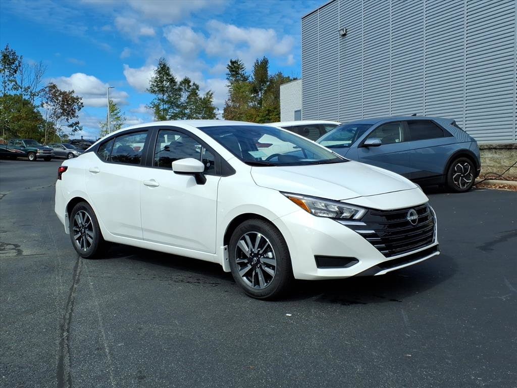 New 2025 Nissan Versa 1.6 SV Sedan