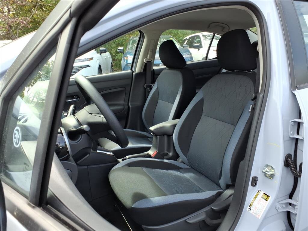 New 2025 Nissan Versa 1.6 SV Sedan