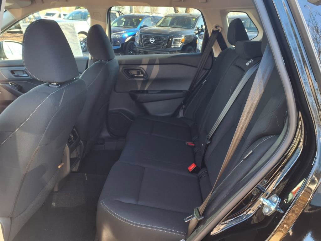 2025 Nissan Rogue S photo 4