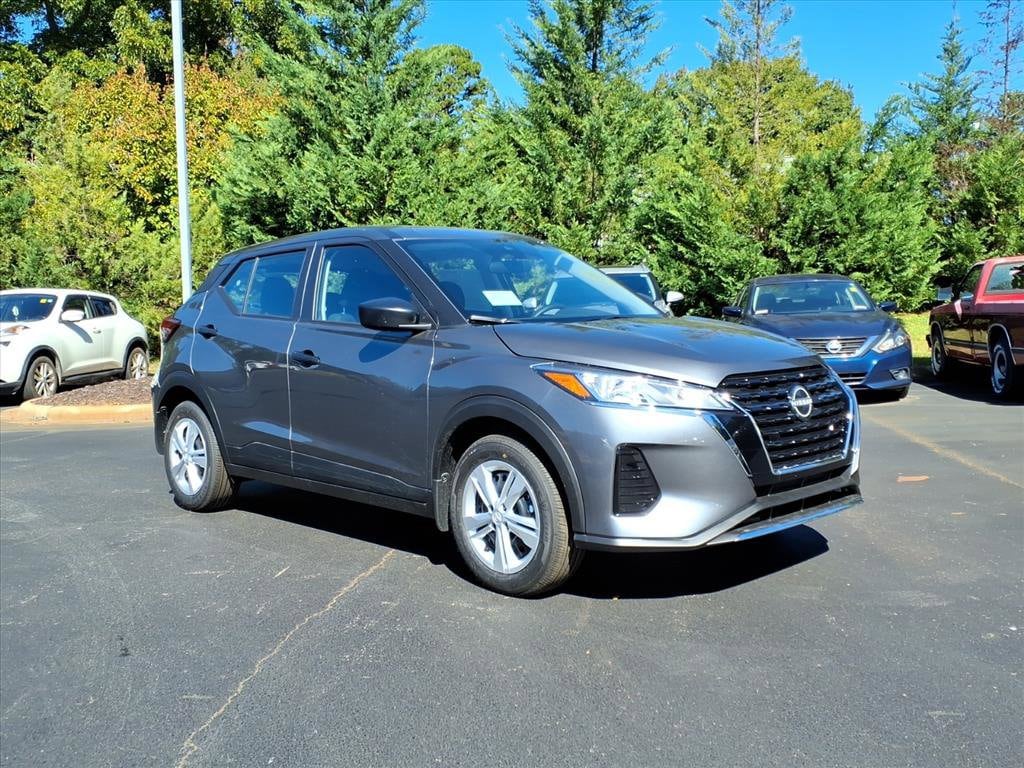 2025 Nissan KICKS PLAY Base's photo