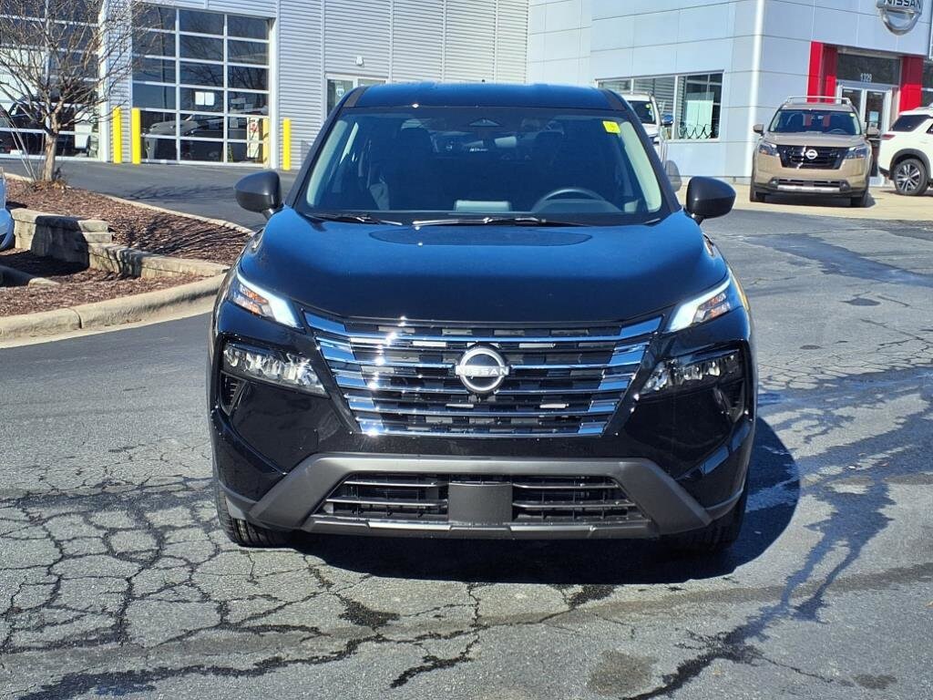 2025 Nissan Rogue S photo 2