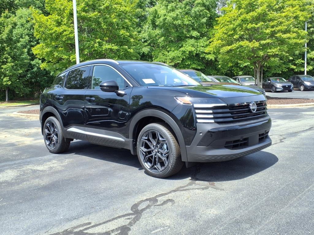 2025 Nissan Kicks SR AWD's photo