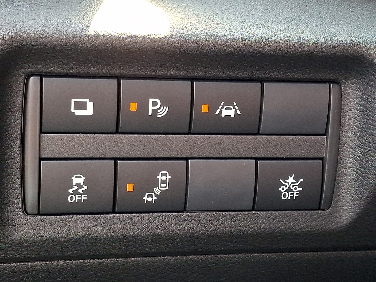 2025 Nissan KICKS PLAY Base - Photo 16