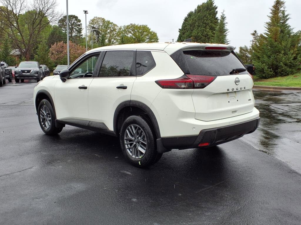 2025 Nissan Rogue S photo 3