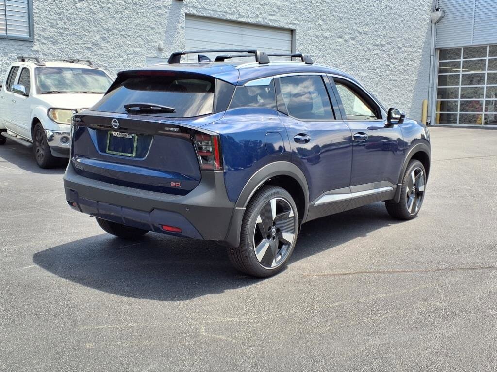 2025 Nissan Kicks SR photo 3