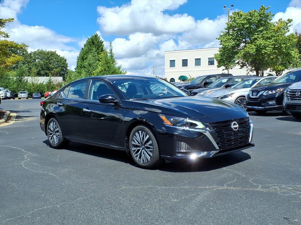 2025 Nissan Altima SV's photo