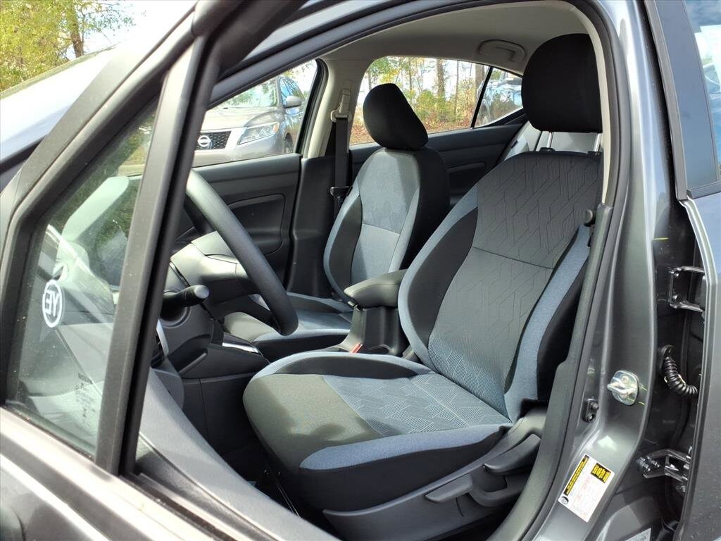 New 2025 Nissan Versa 1.6 SV Sedan