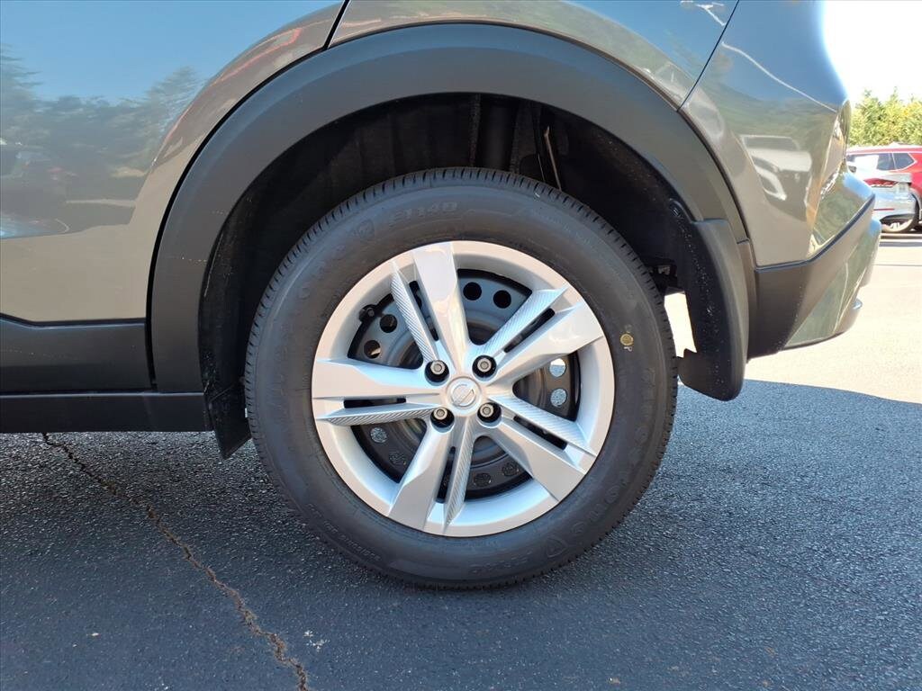 2025 Nissan Kicks Play S photo 4